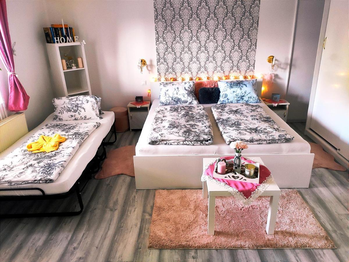 Szandra Vendégház Osku Esterno foto