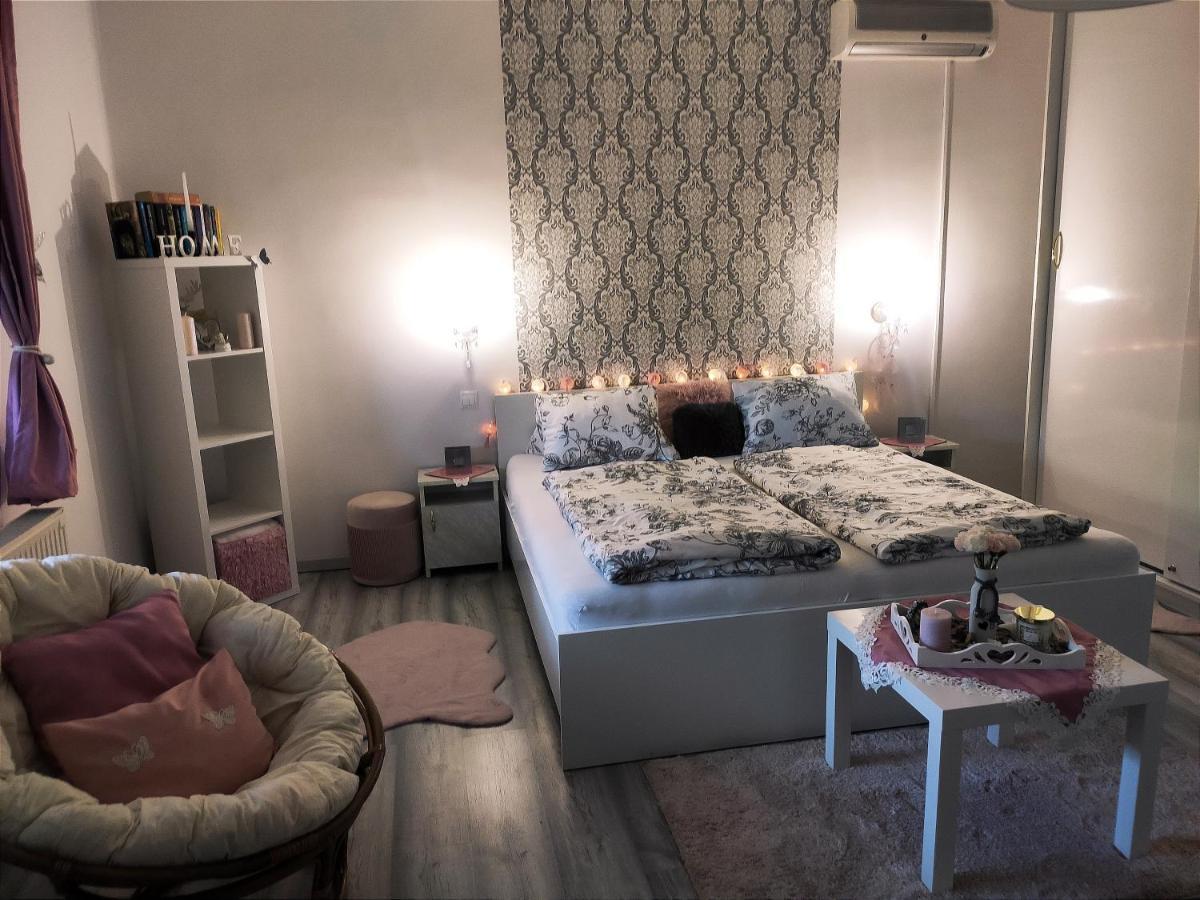 Szandra Vendégház Osku Esterno foto