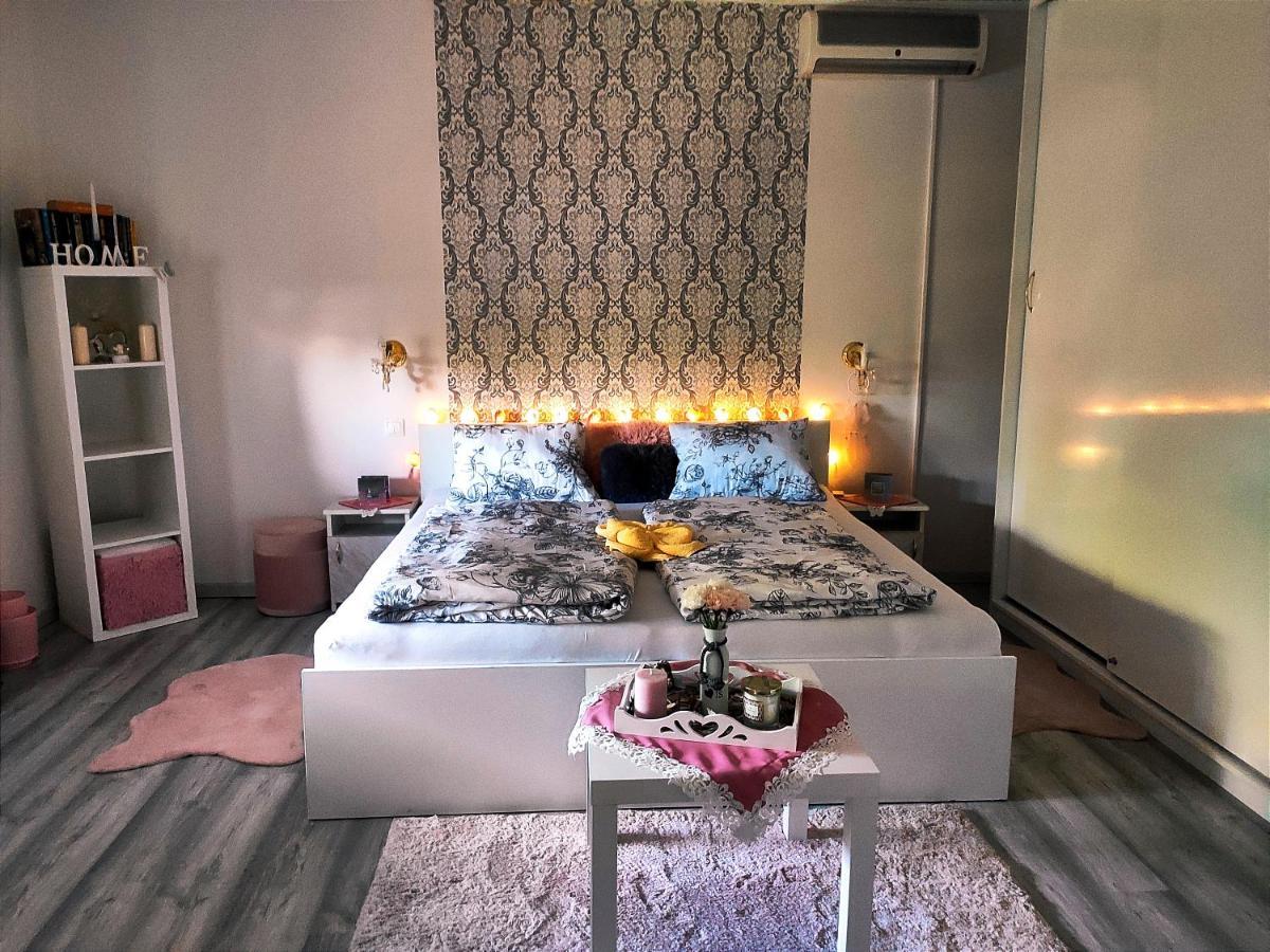 Szandra Vendégház Osku Esterno foto