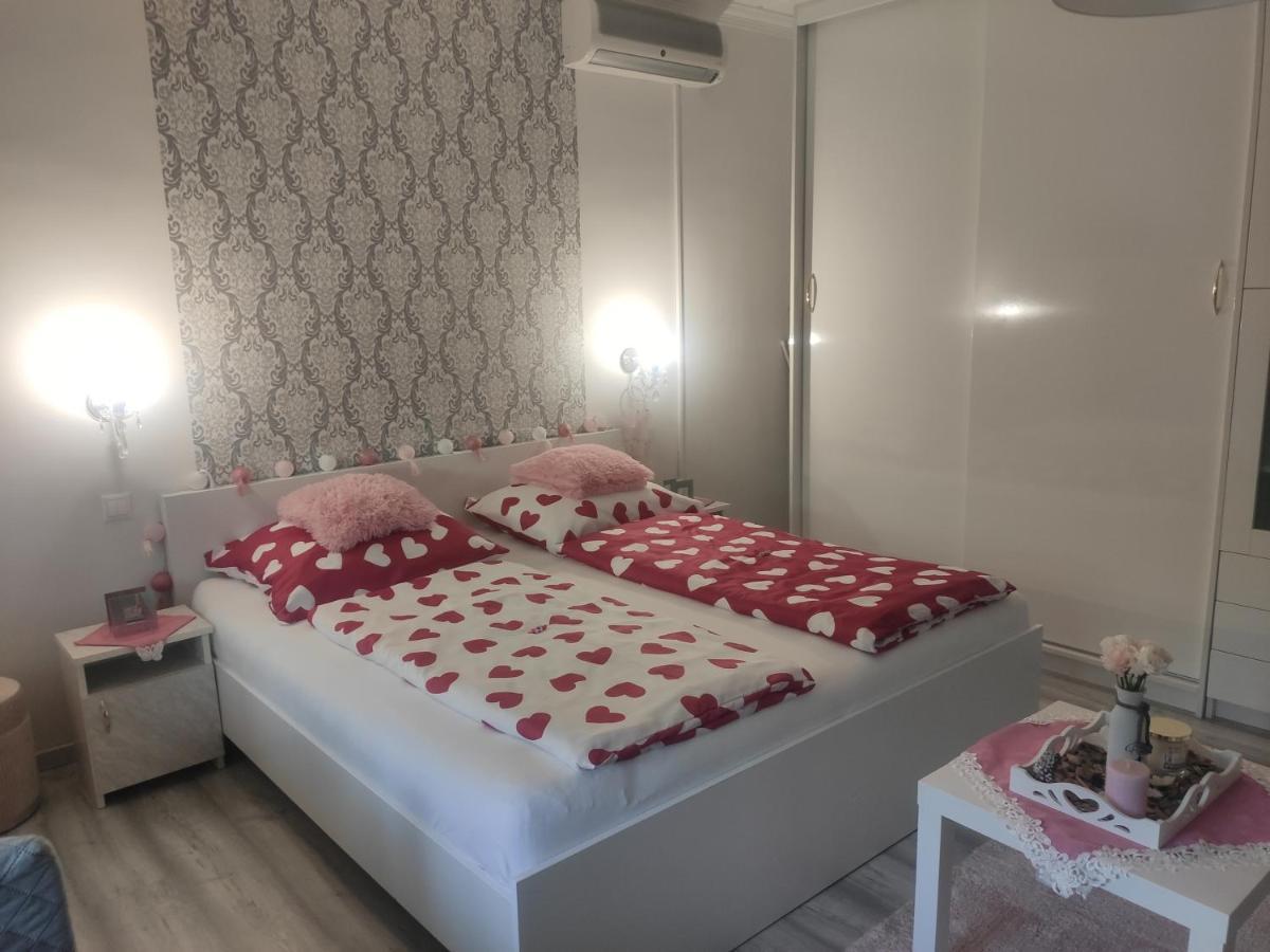 Szandra Vendégház Osku Esterno foto